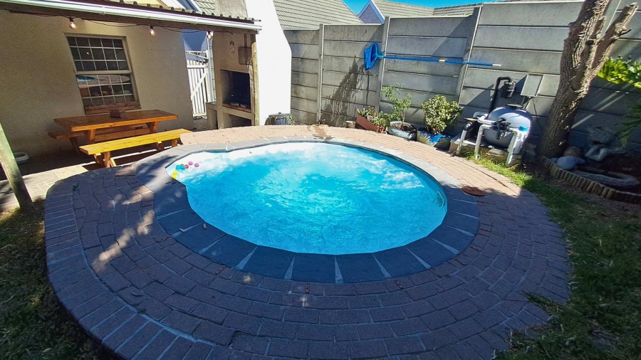 3 Bedroom Property for Sale in Protea Heights Western Cape